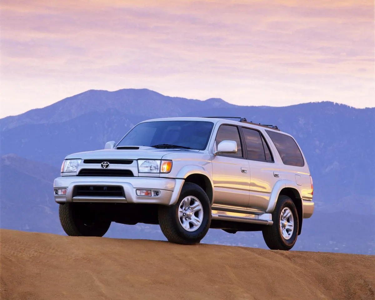 the-3rd-generation-toyota-4runner-is-a-used-car-hidden-gem-klipnik